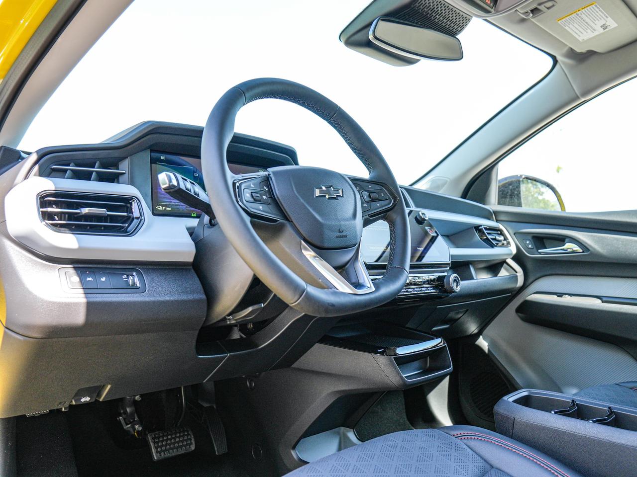 2027 Chevrolet Bolt RS Photo