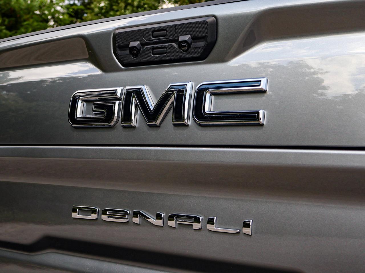 2026 GMC SIERRA 2500HD Denali Ultimate Photo