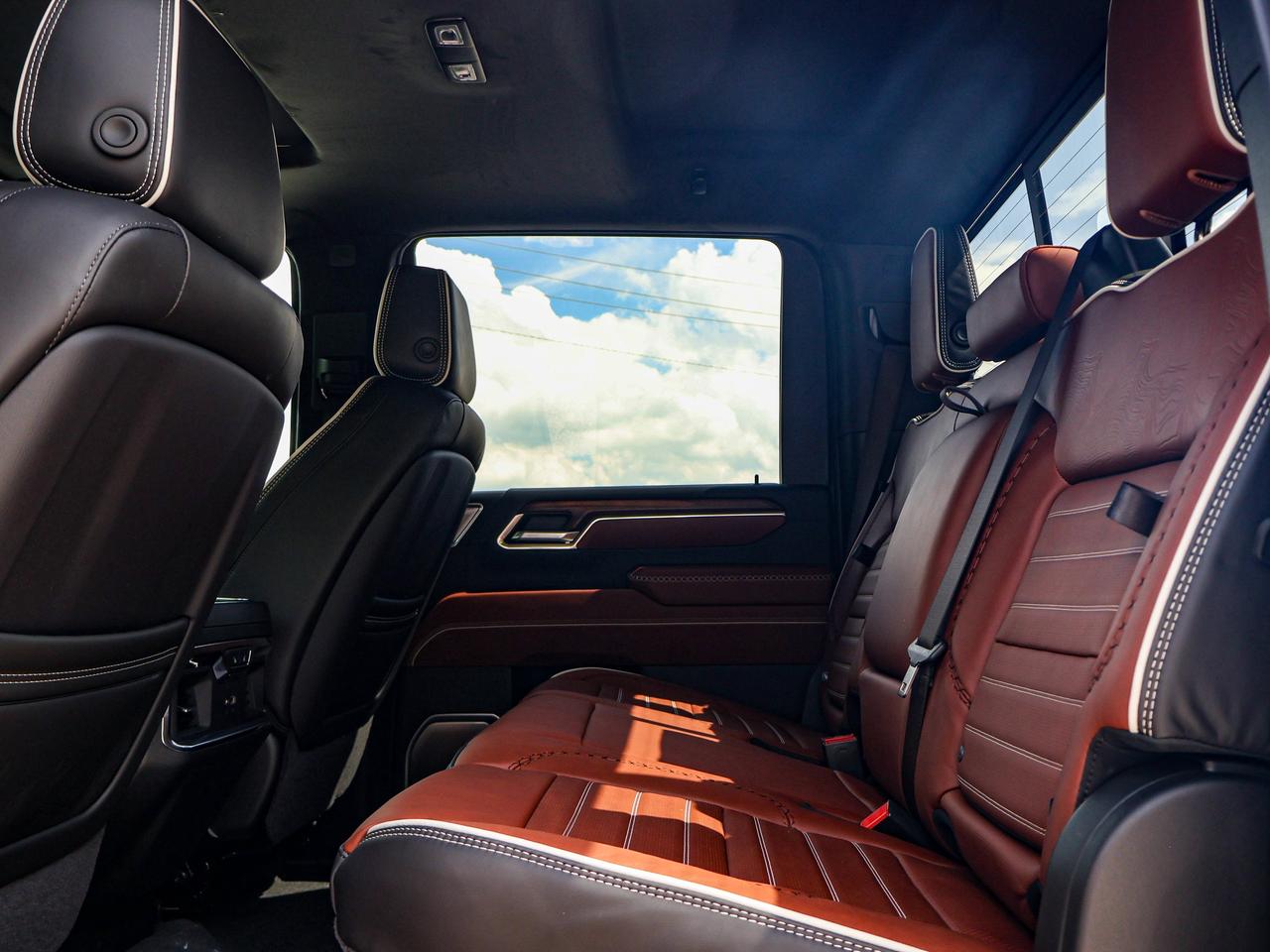 2026 GMC SIERRA 2500HD Denali Ultimate Photo