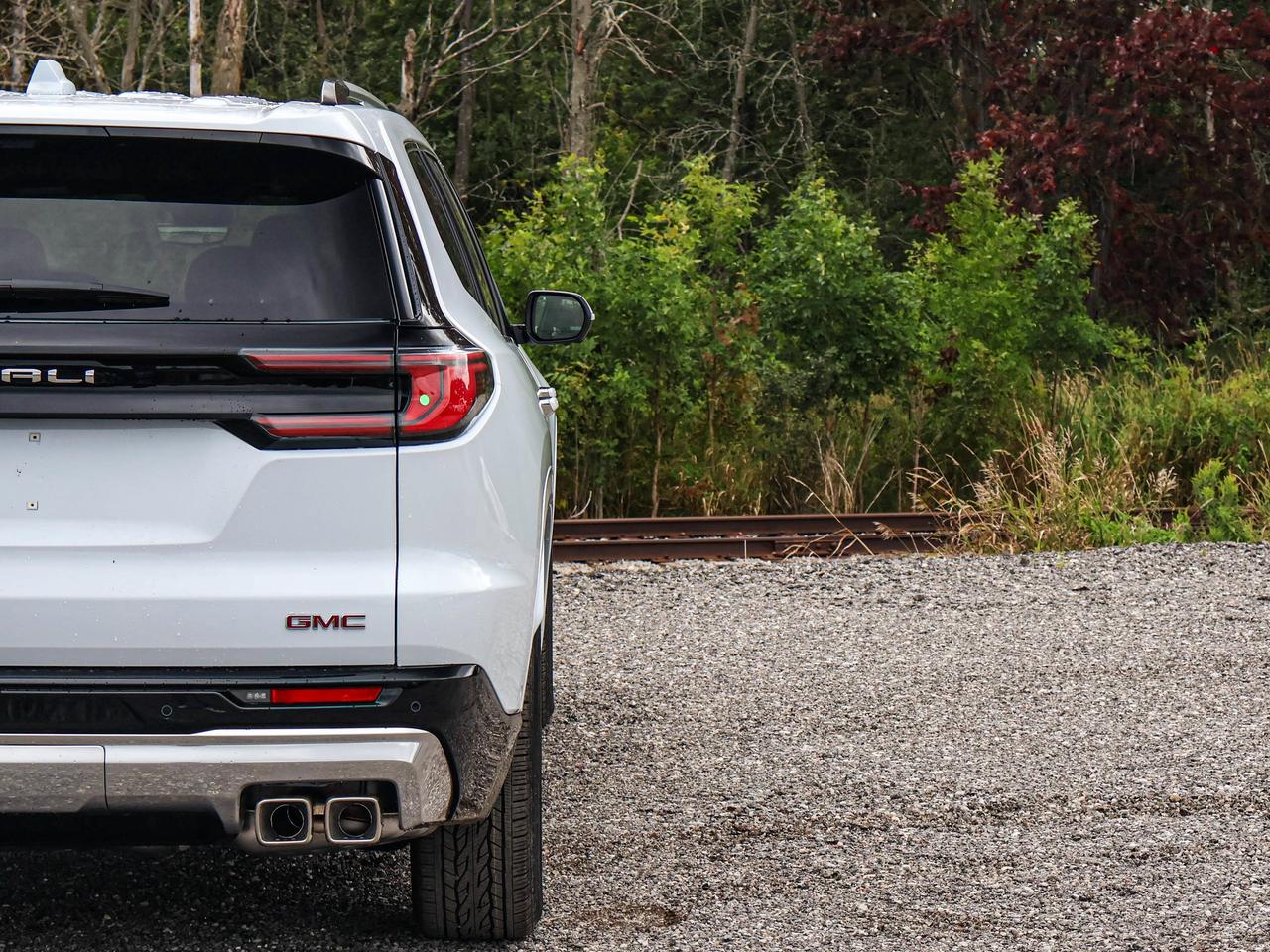 2027 GMC Acadia Denali Photo