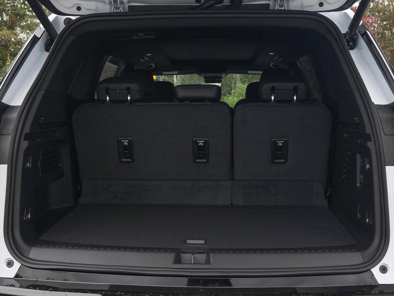 2027 GMC Acadia Denali Photo