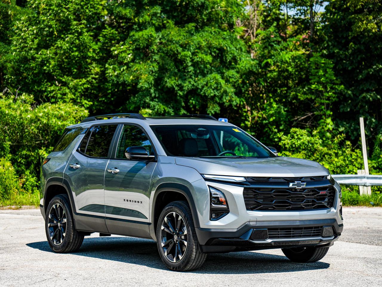 2027 Chevrolet Equinox AWD RS Photo3