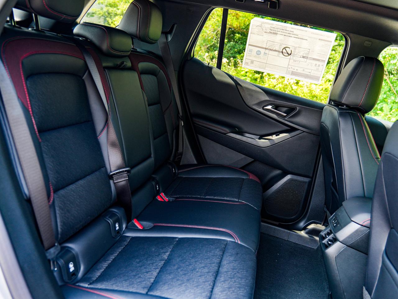 2027 Chevrolet Equinox AWD RS Photo