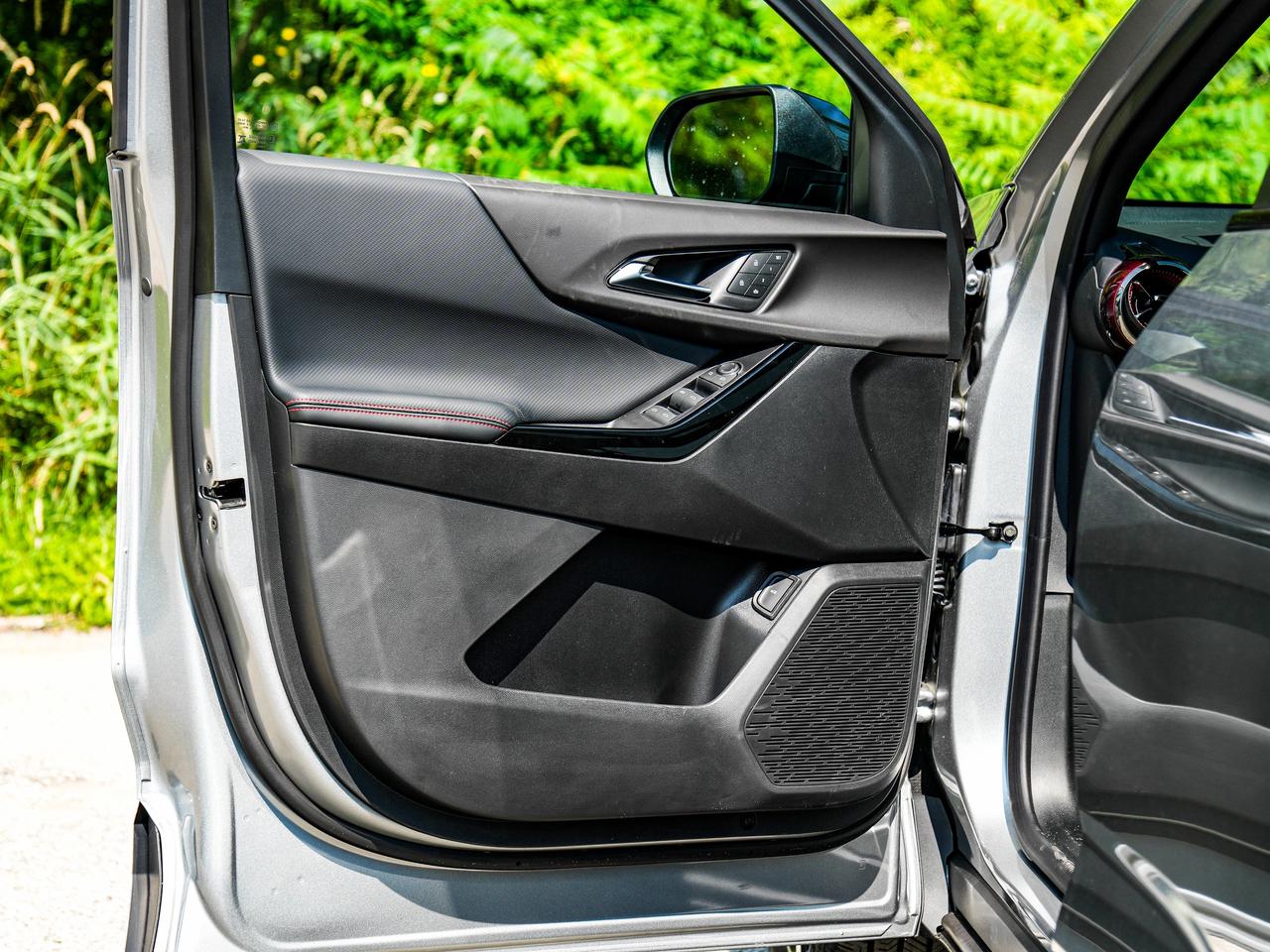 2027 Chevrolet Equinox AWD RS Photo