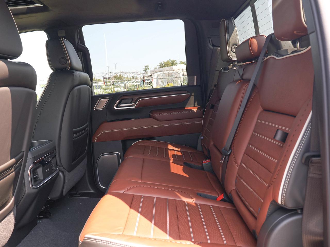2026 GMC SIERRA 2500HD Denali Ultimate Photo