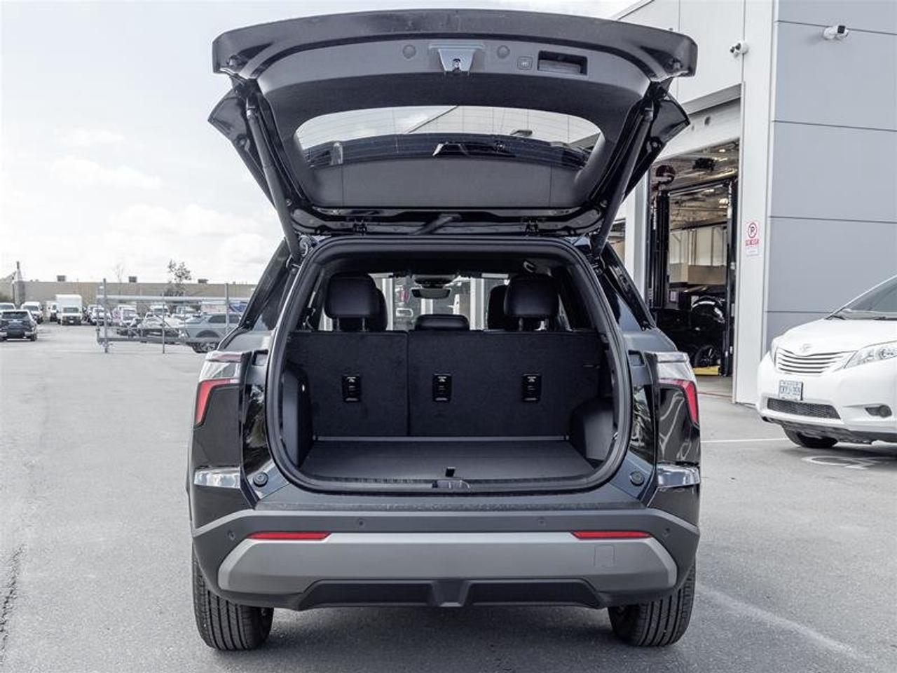 2027 Chevrolet Equinox LT Photo