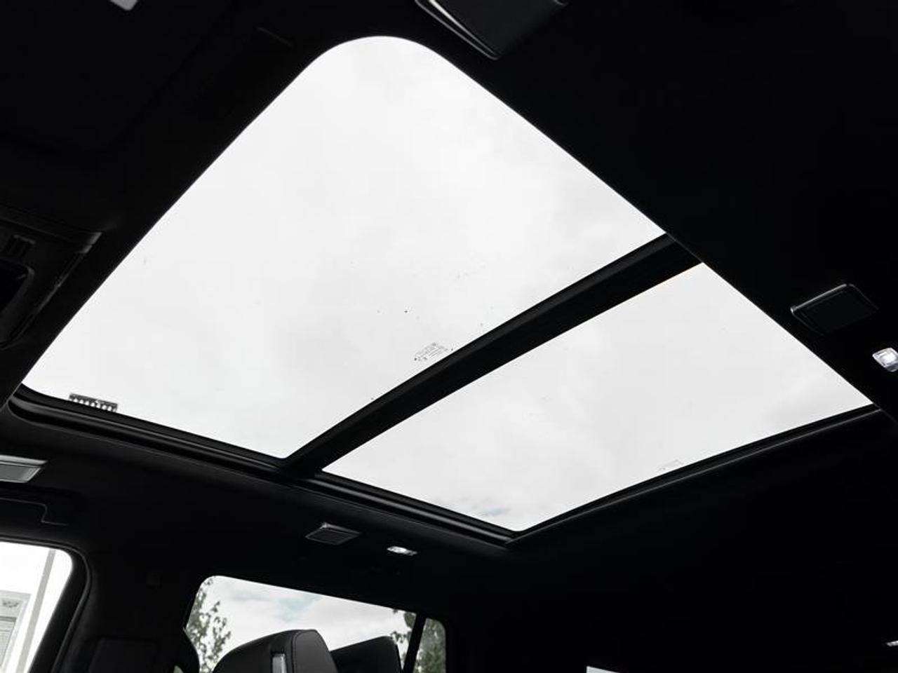 2026 Cadillac Escalade V-Series Photo