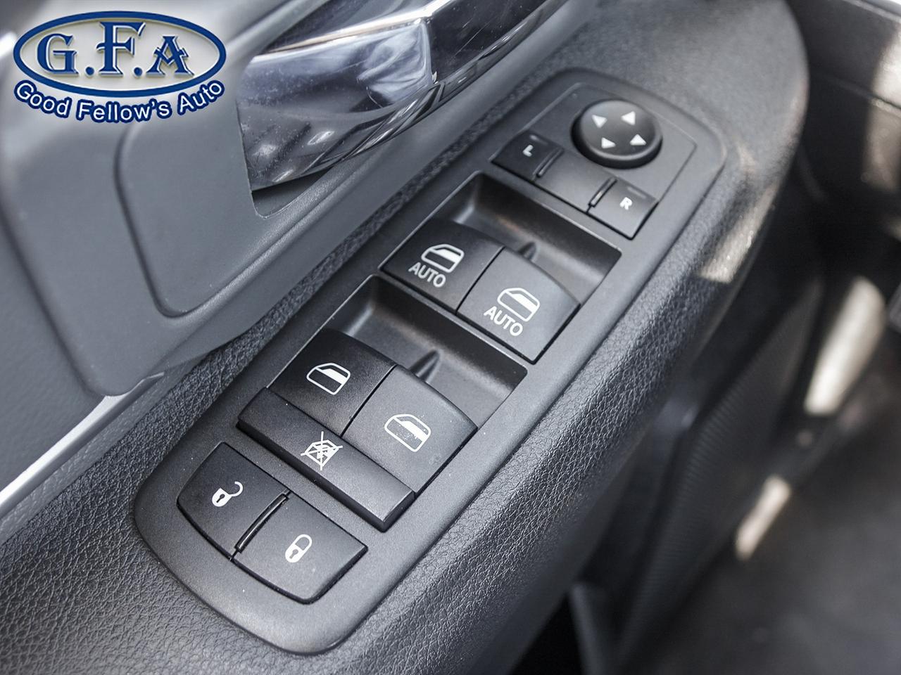 2022 RAM 1500 Classic CLASSIC EXPRESS, CREW CAB, 4X4, HEATED SEATS, POWE Photo17