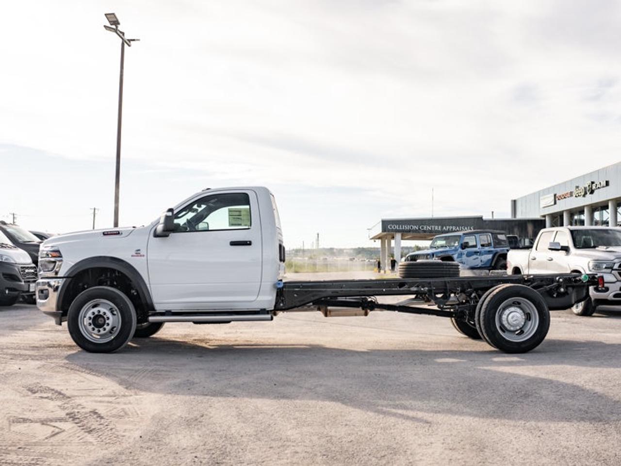 2027 RAM 5500 Chassis Tradesman Photo