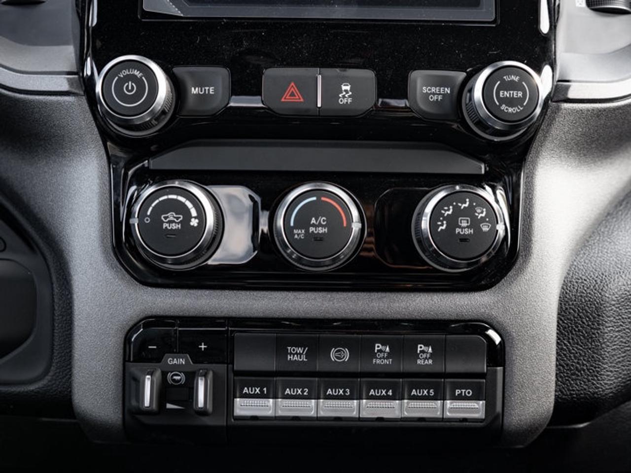 2027 RAM 5500 Chassis Tradesman Photo