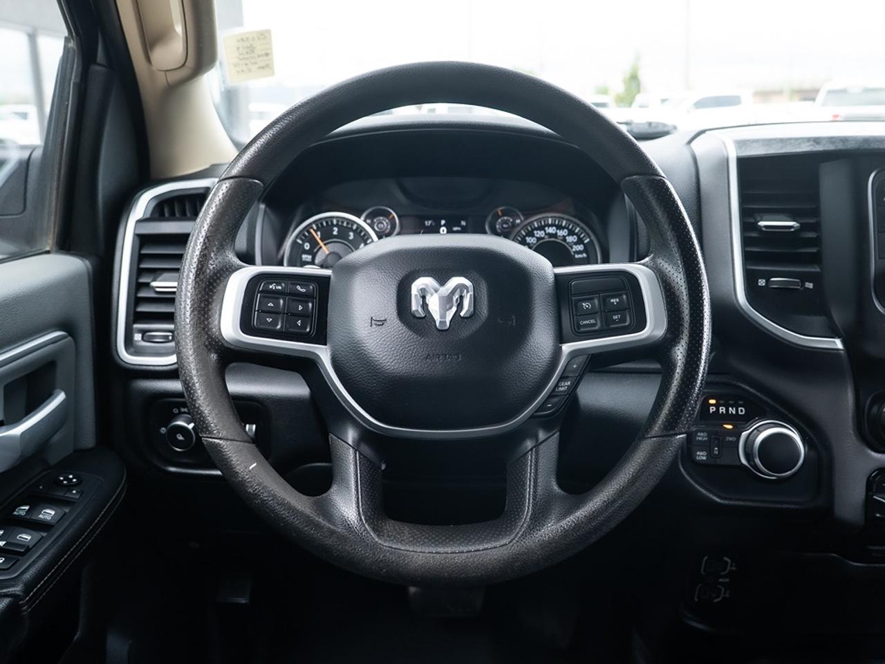 2019 RAM 2500 Big Horn 4x4 Crew Cab 6'4" Box 6.4L V8 Photo32