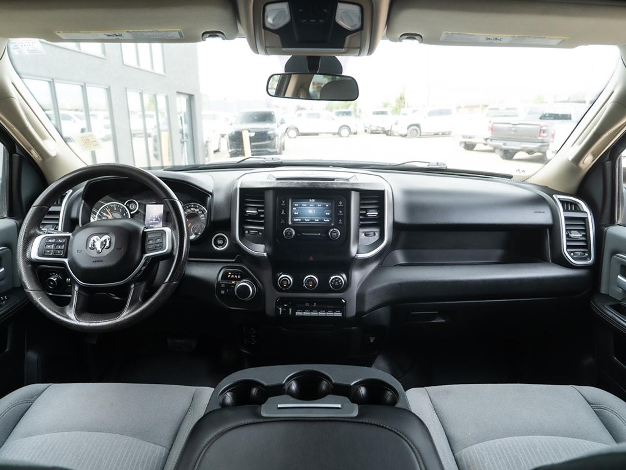 2019 RAM 2500 Big Horn 4x4 Crew Cab 6'4" Box 6.4L V8 Photo7