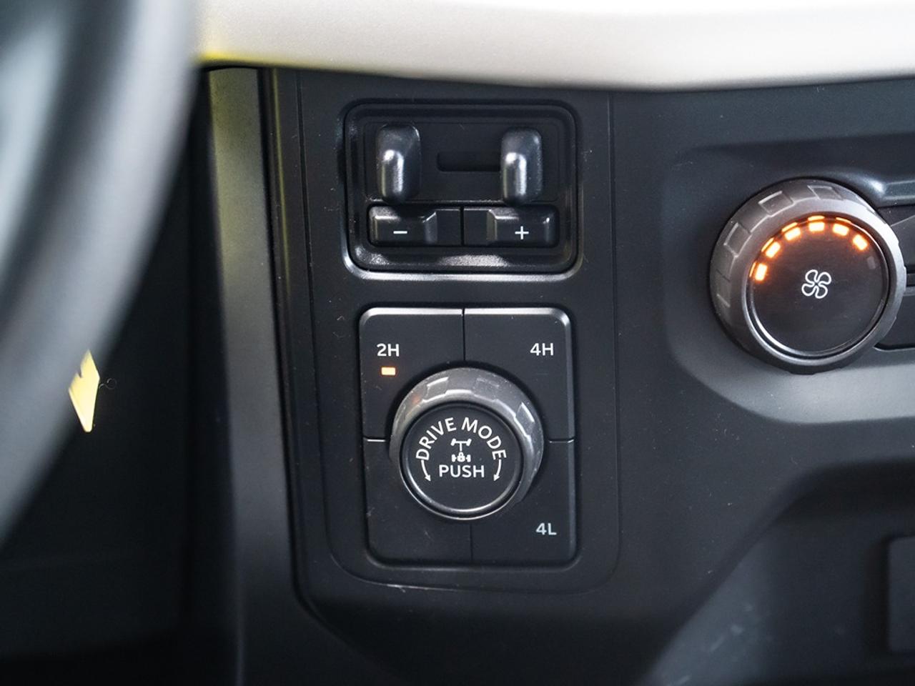 2021 Ford F-150 XLT 4WD SuperCrew 5.5' Box Photo12
