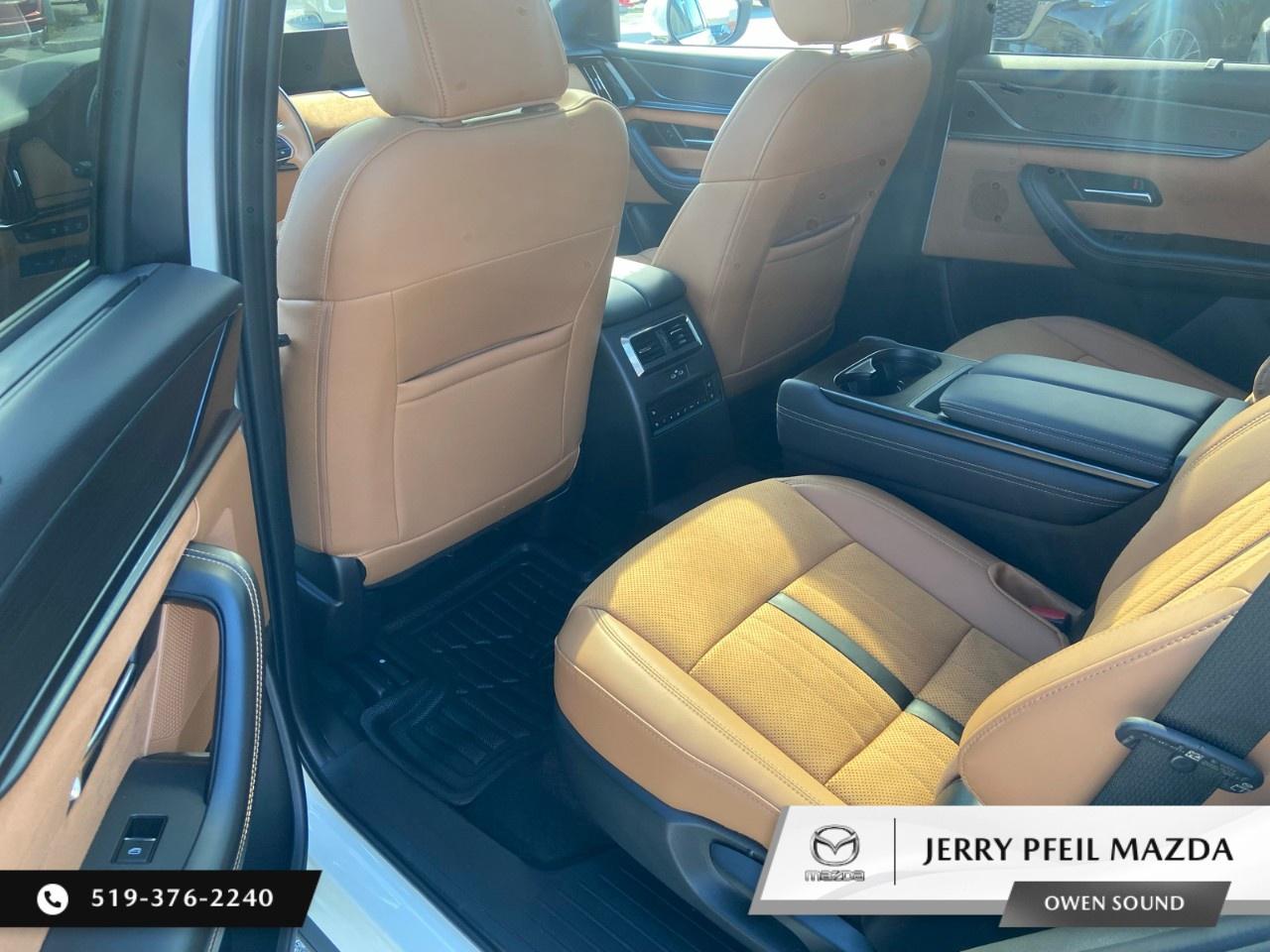 2024 Mazda CX-90 MHEV Signature AWD Photo