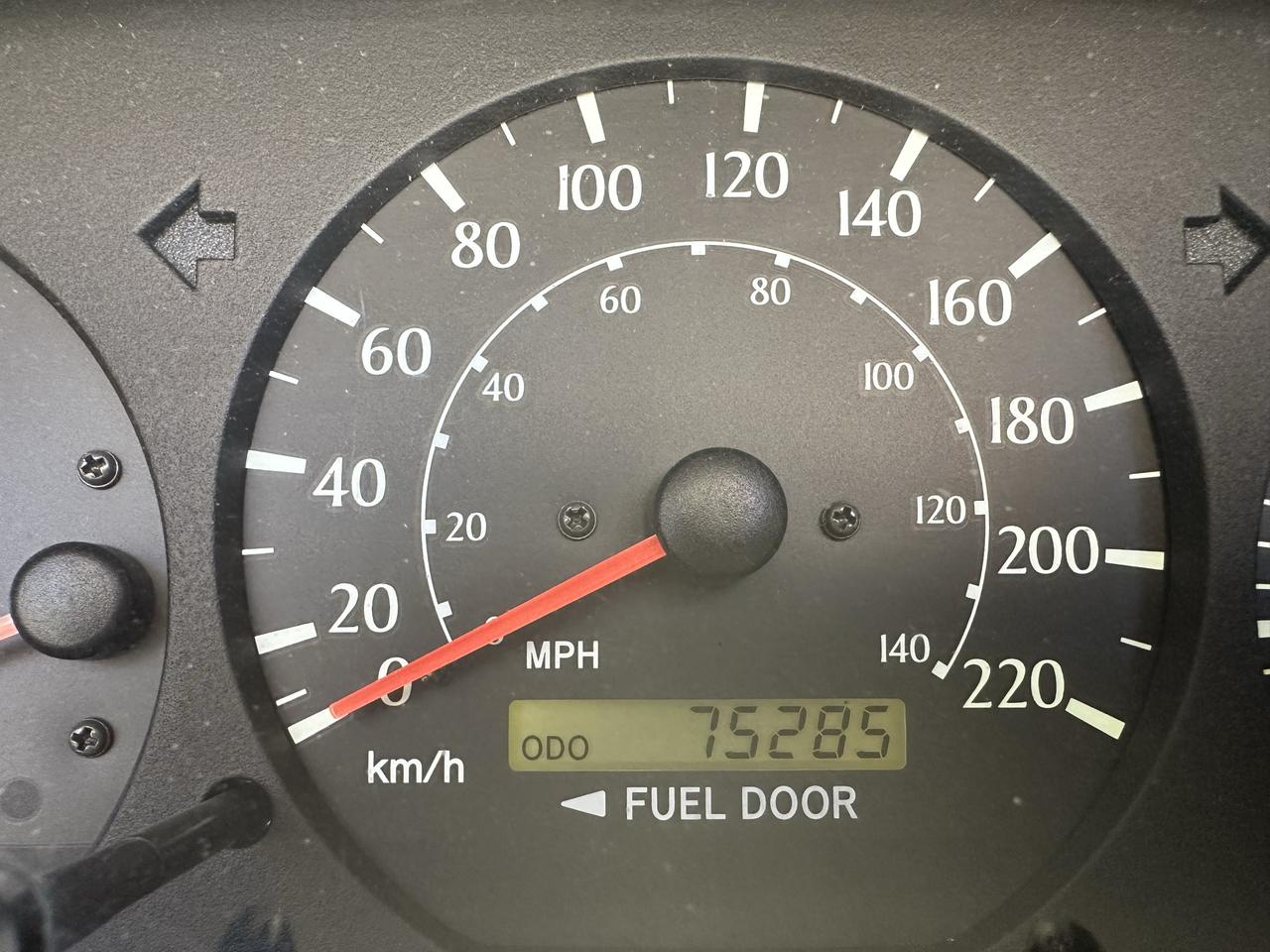 2002 Toyota Camry Solara 2dr Conv SLE V6 Auto Photo