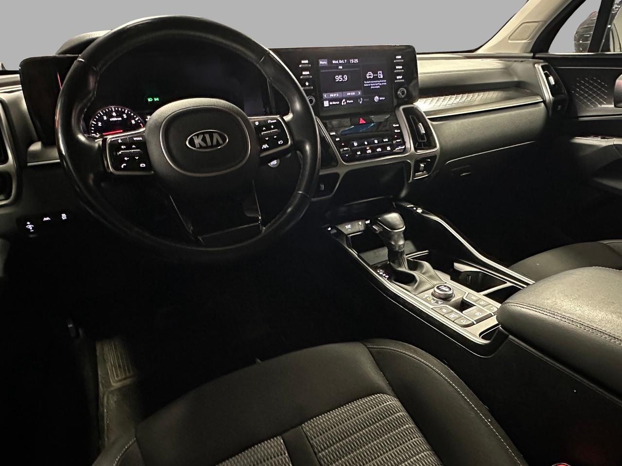 2021 Kia Sorento X-Line | CLEAN CARFAX | 6-PASS | AWD | BLUETOOTH | Photo