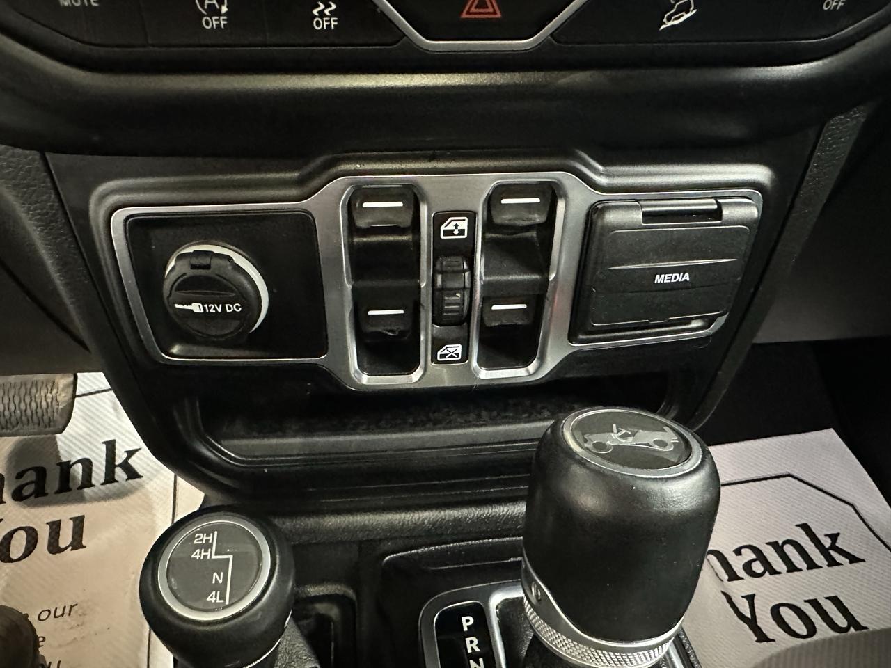 2020 Jeep Wrangler SAHARA 4X4 Photo34