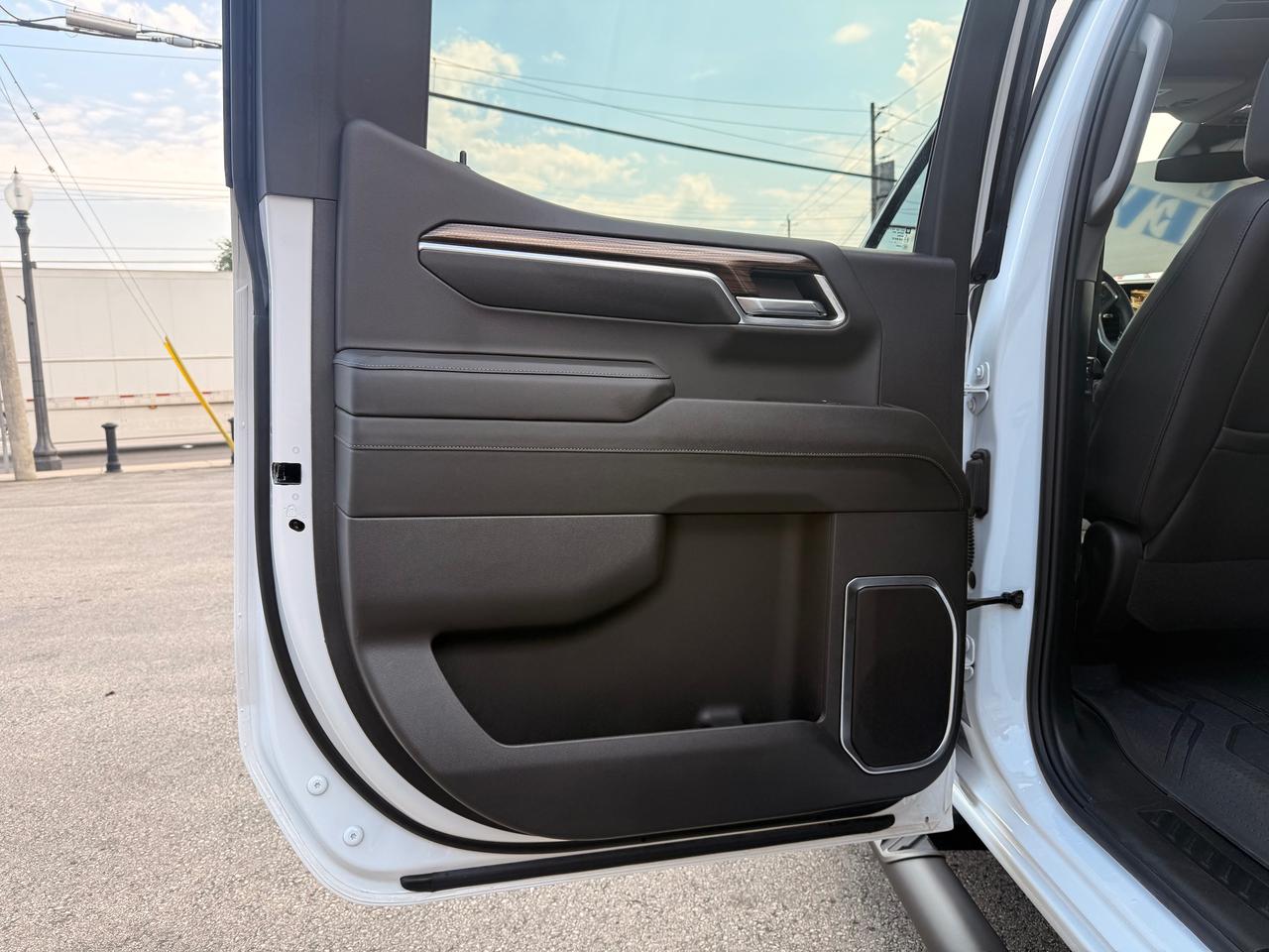 2024 Chevrolet Silverado 1500 RST Photo