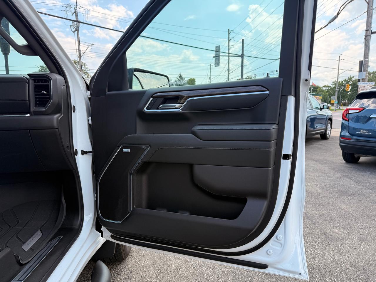 2024 Chevrolet Silverado 1500 RST Photo