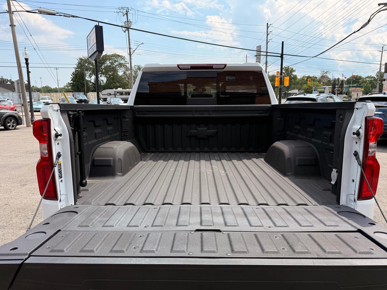 2024 Chevrolet Silverado 1500 RST Photo