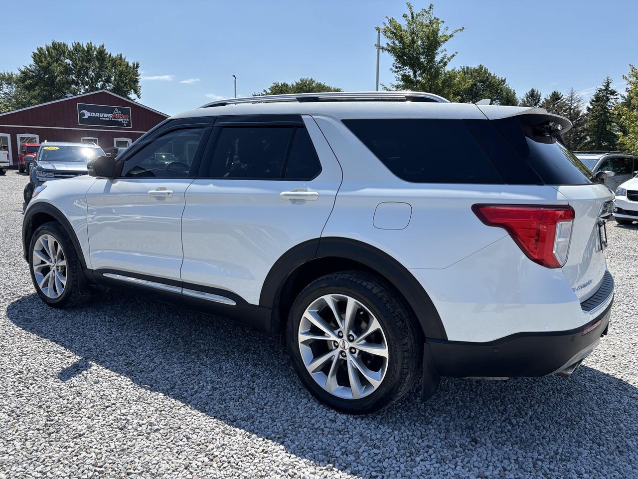 2021 Ford Explorer Platinum Photo2