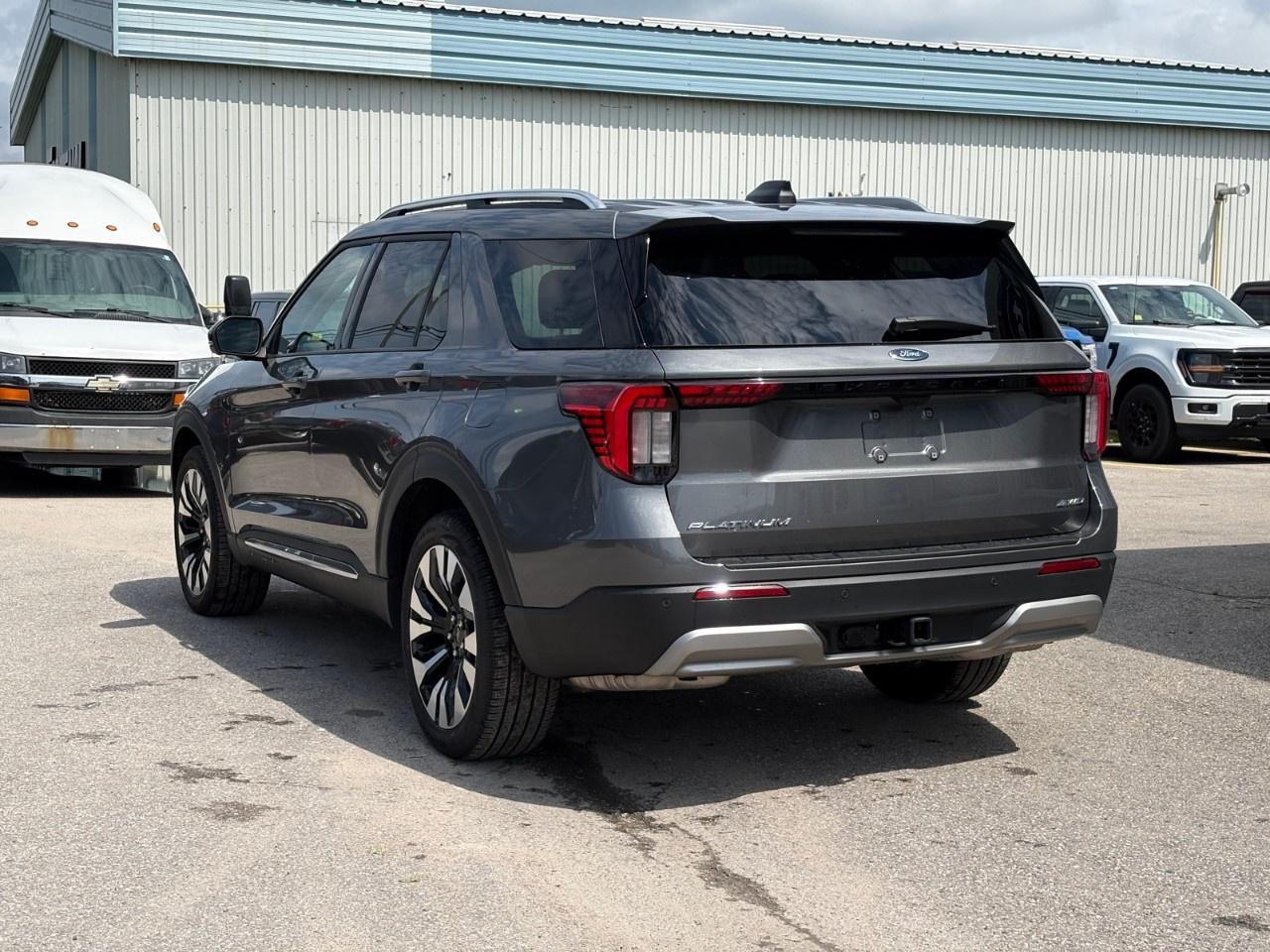 2026 Ford Explorer Platinum 4WD Photo