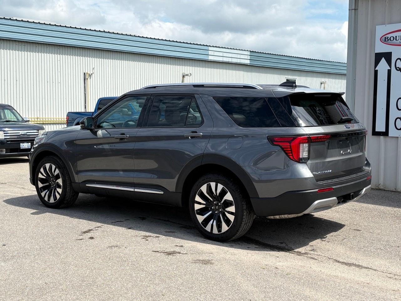 2026 Ford Explorer Platinum 4WD Photo
