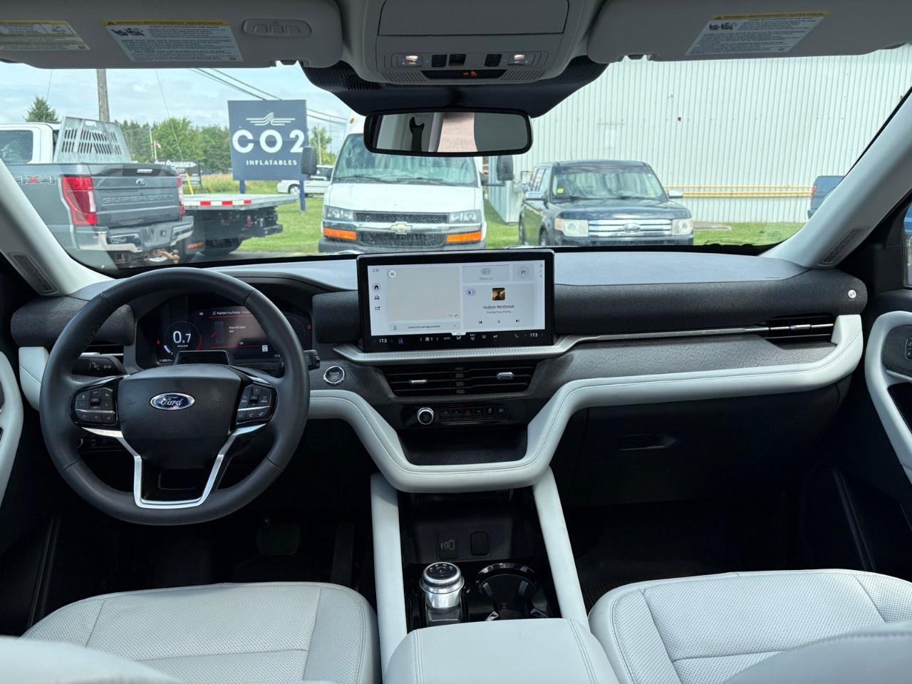2026 Ford Explorer Platinum 4WD Photo