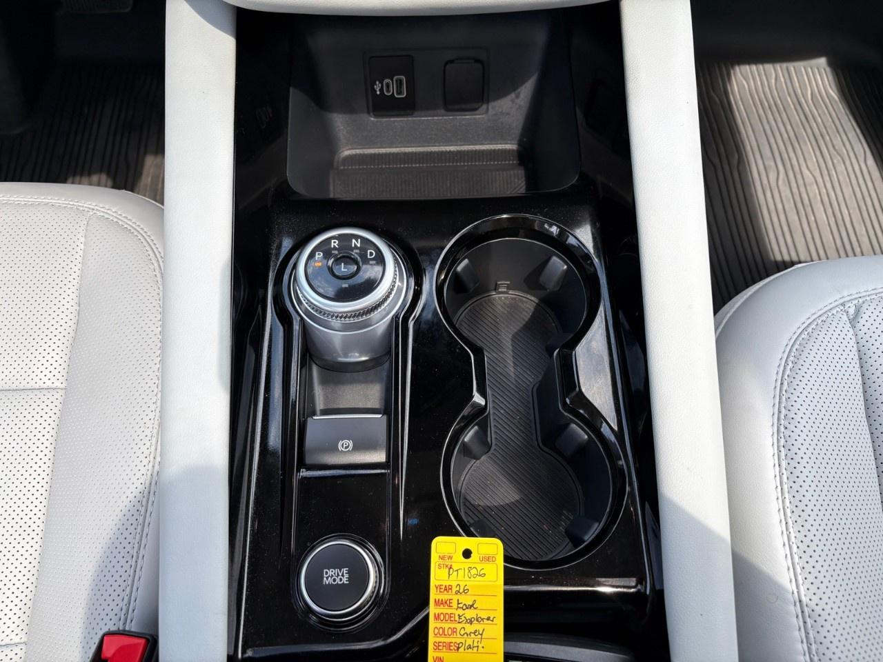 2026 Ford Explorer Platinum 4WD Photo