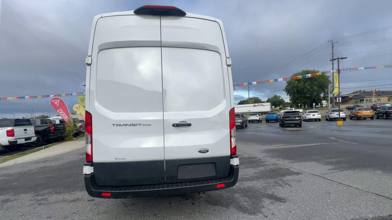 2022 Ford Transit 250 AWD, LEATHER SEATS, REVERSE CAMERA, POWER WINDOWS!! Photo