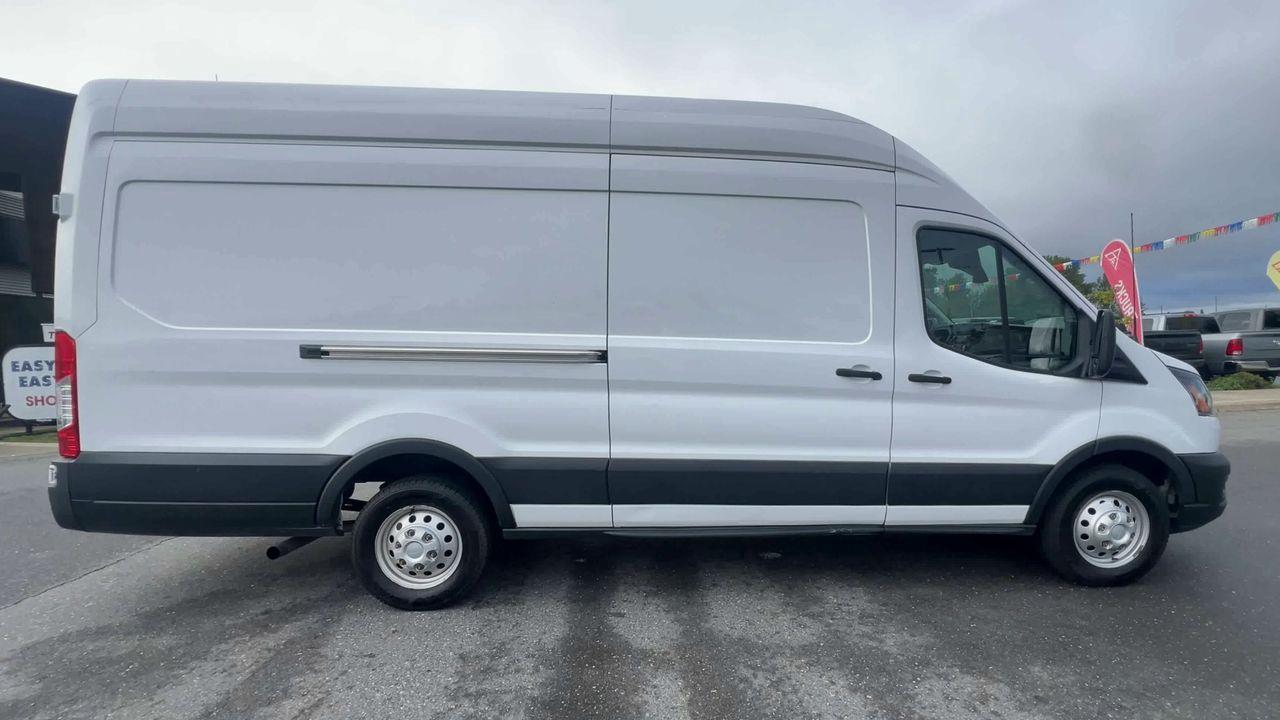 2022 Ford Transit 250 AWD, LEATHER SEATS, REVERSE CAMERA, POWER WINDOWS!! Photo