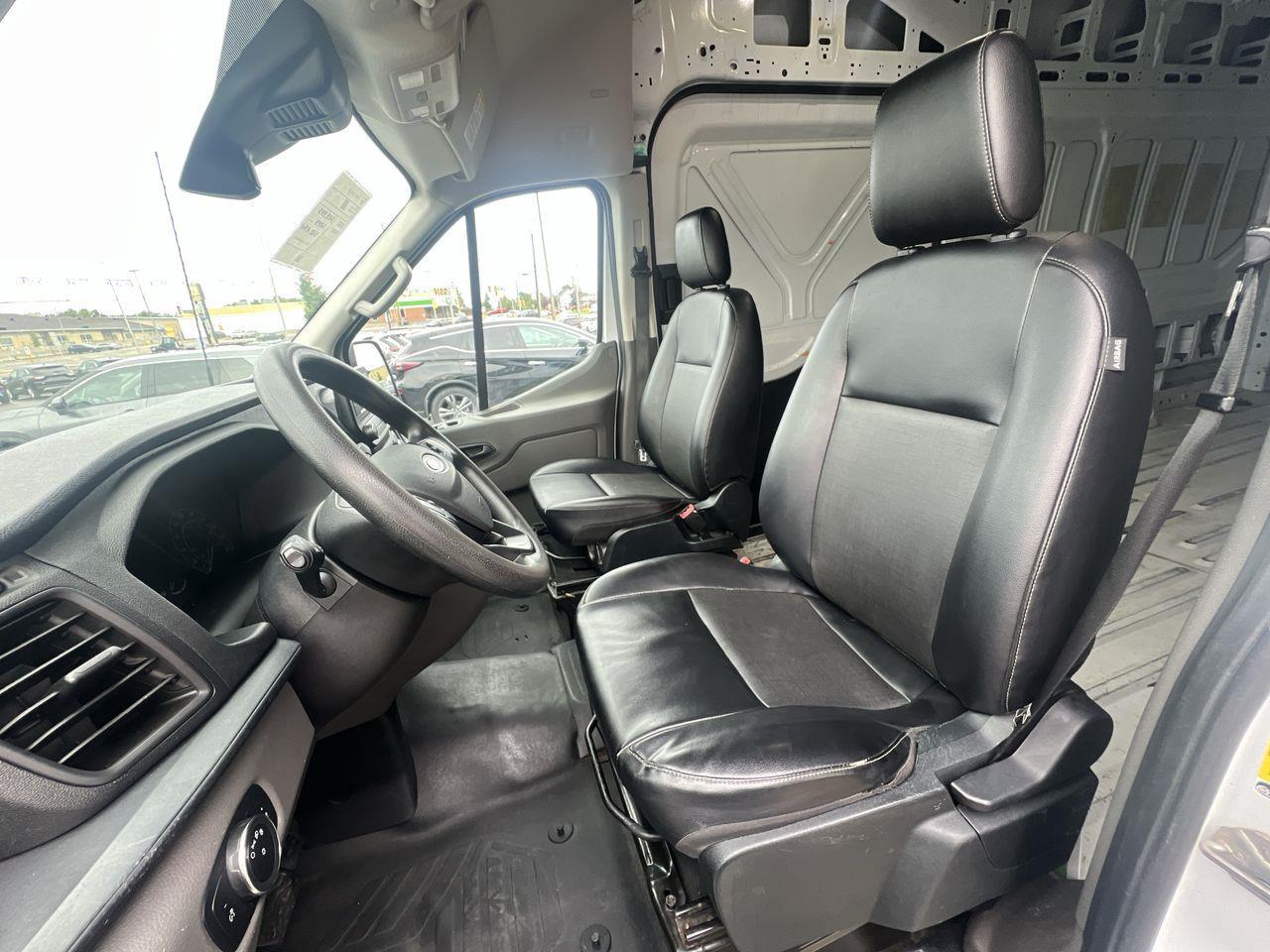 2022 Ford Transit 250 AWD, LEATHER SEATS, REVERSE CAMERA, POWER WINDOWS!! Photo