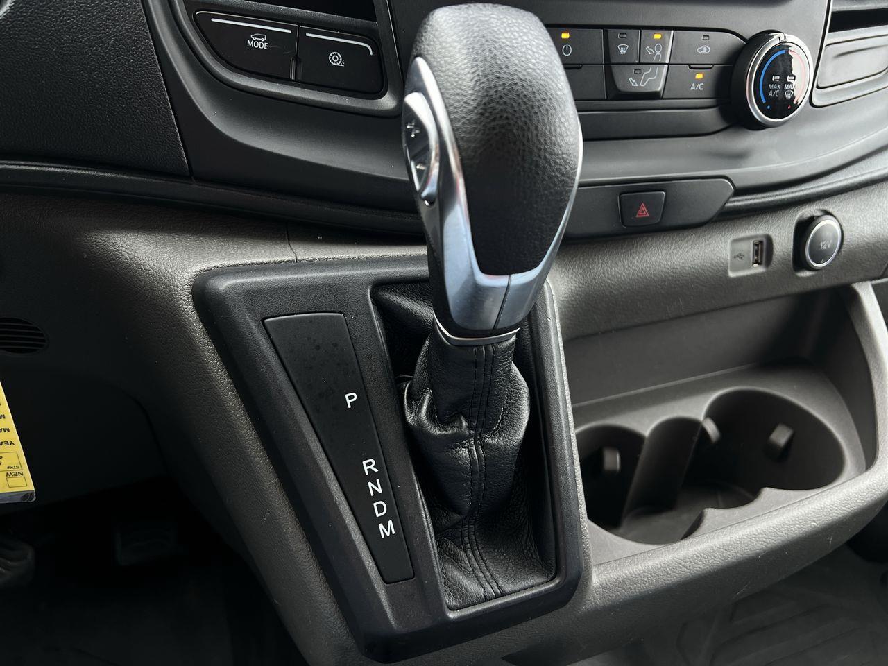 2022 Ford Transit 250 AWD, LEATHER SEATS, REVERSE CAMERA, POWER WINDOWS!! Photo