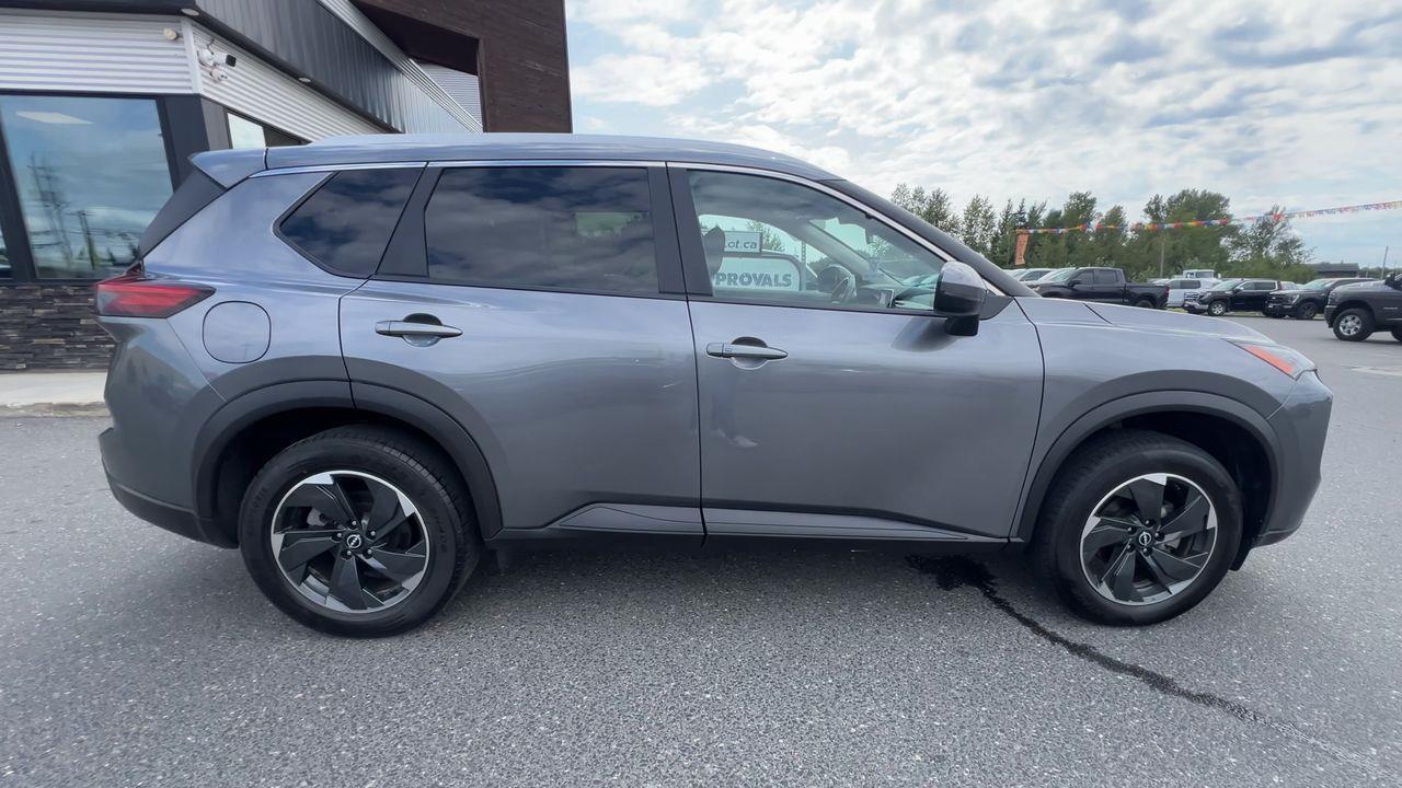 2024 Nissan Rogue SV Moonroof PREVIOUS DAILY RENTAL, AWD, MOONROOF, REMOTE START, HEATED SEATS, POWER LIFTGATE, BLUETOOTH, CRUISE Photo