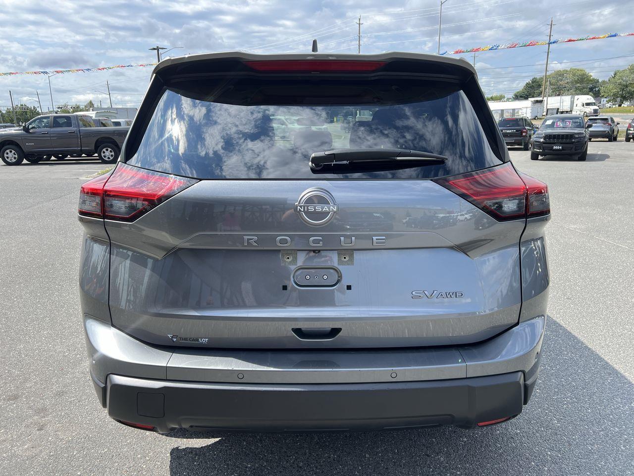 2024 Nissan Rogue SV Moonroof PREVIOUS DAILY RENTAL, AWD, MOONROOF, REMOTE START, HEATED SEATS, POWER LIFTGATE, BLUETOOTH, CRUISE Photo