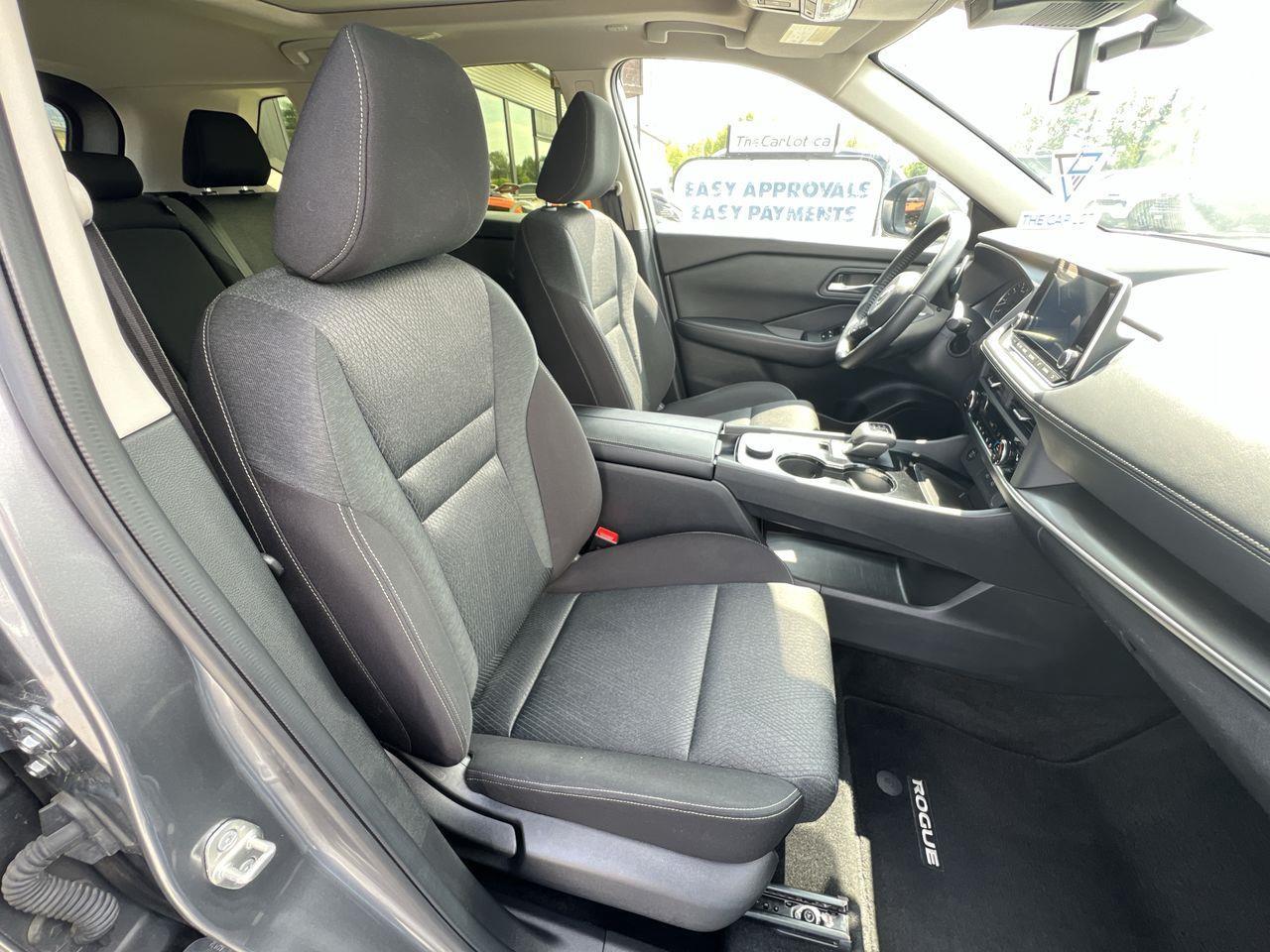2024 Nissan Rogue SV Moonroof PREVIOUS DAILY RENTAL, AWD, MOONROOF, REMOTE START, HEATED SEATS, POWER LIFTGATE, BLUETOOTH, CRUISE Photo