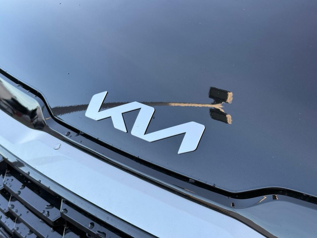 2027 Kia Sportage Hybrid SX AWD w/Red Interior Photo