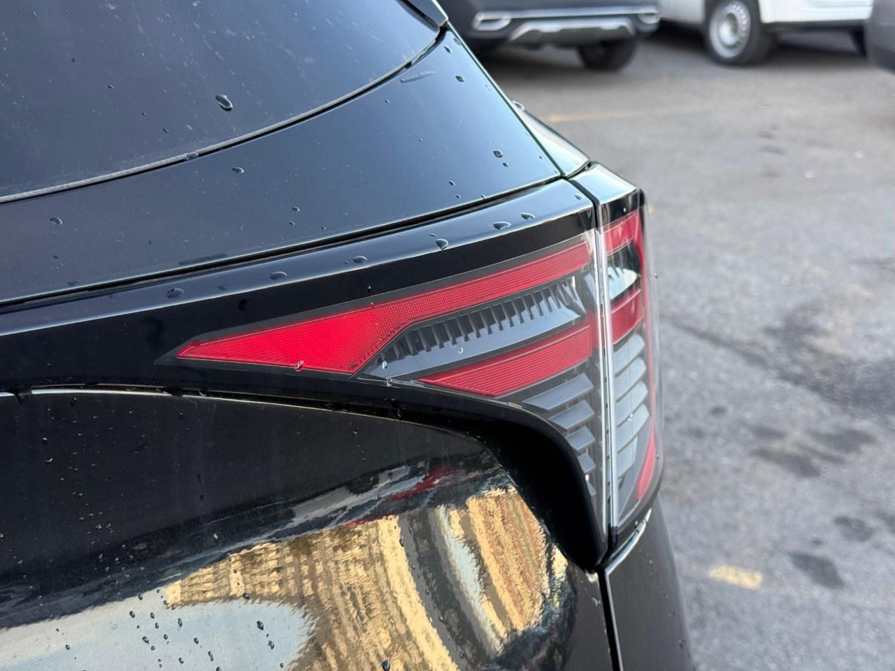 2027 Kia Sportage Hybrid SX AWD w/Red Interior Photo