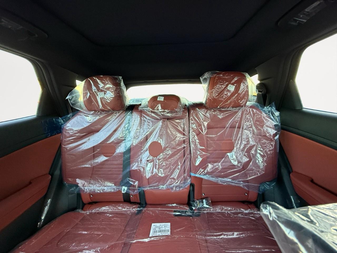 2027 Kia Sportage Hybrid SX AWD w/Red Interior Photo