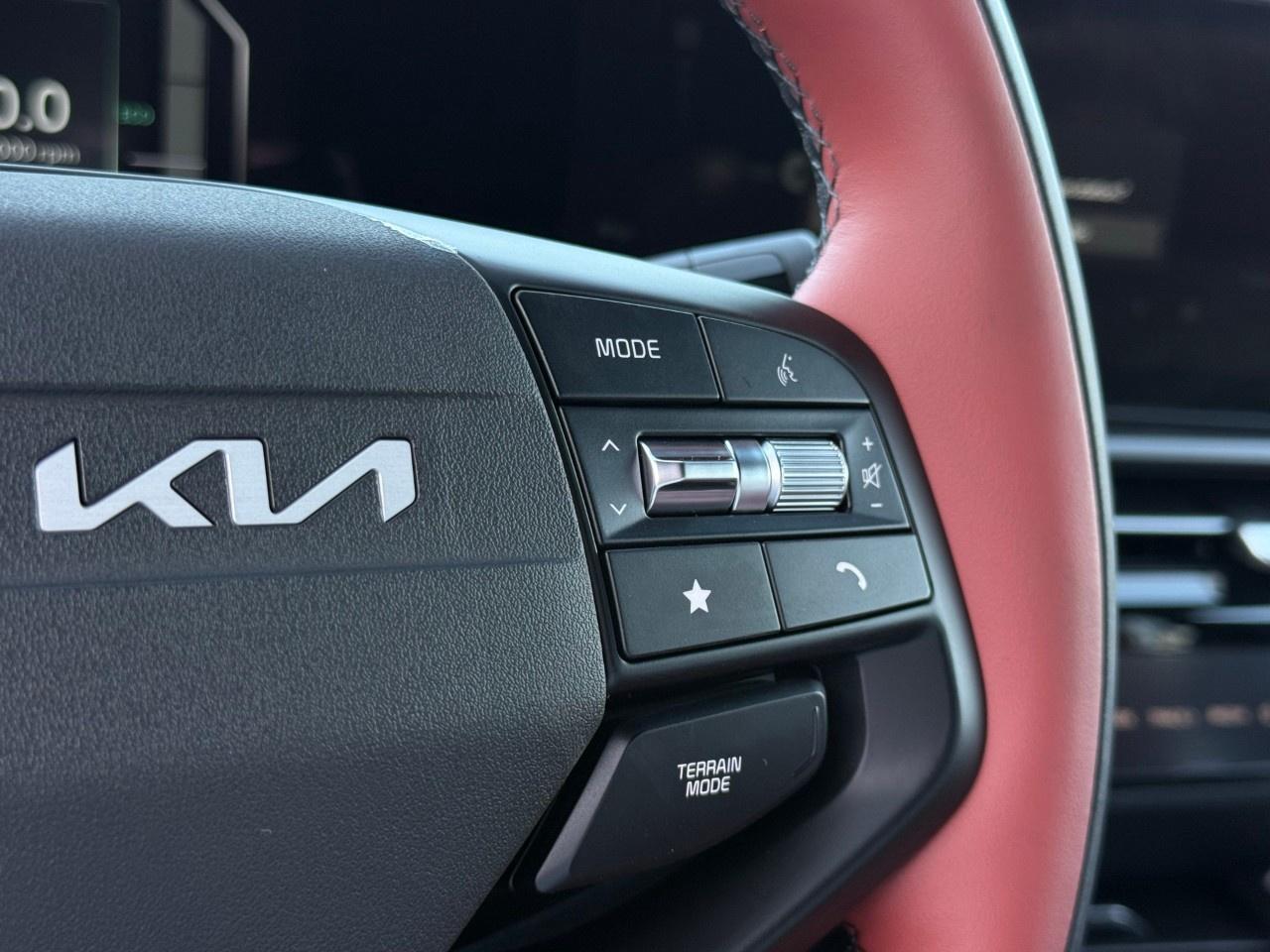 2027 Kia Sportage Hybrid SX AWD w/Red Interior Photo