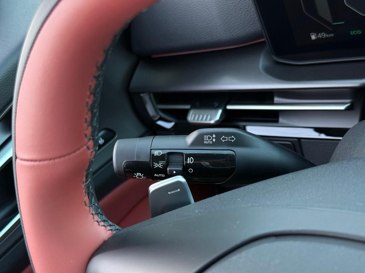 2027 Kia Sportage Hybrid SX AWD w/Red Interior Photo