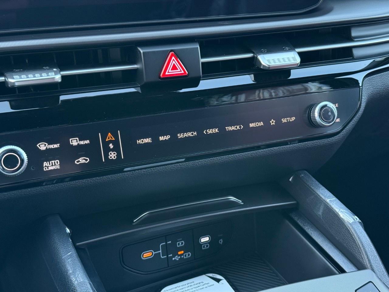 2027 Kia Sportage Hybrid SX AWD w/Red Interior Photo