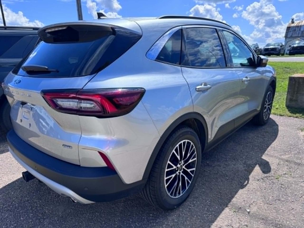 2024 Ford Escape PHEV Photo1