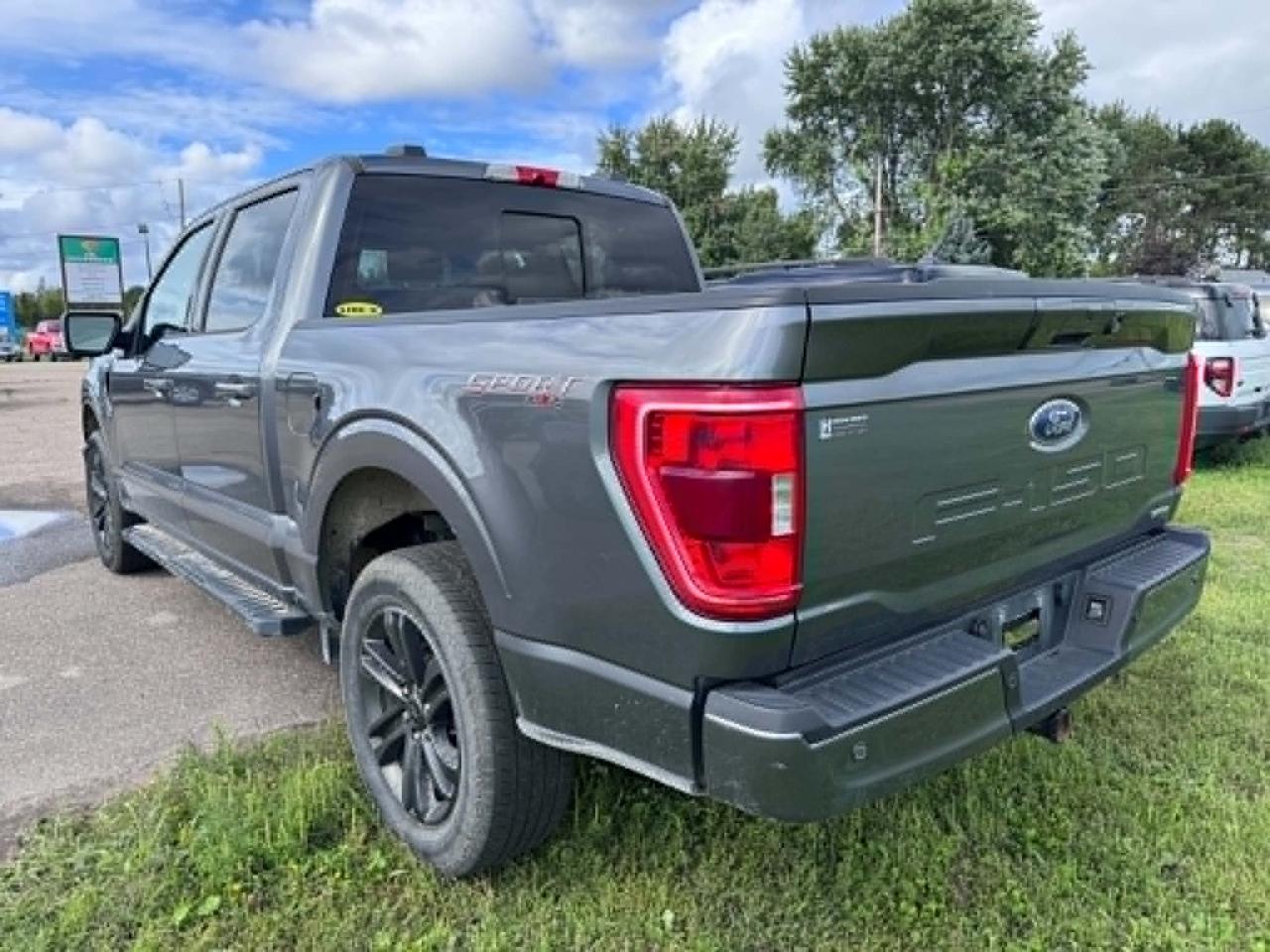 2022 Ford F-150 XLT Photo1