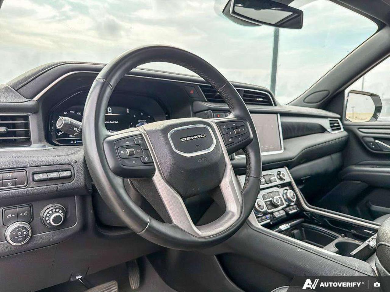 2024 GMC Yukon Denali | 3rd Row | Remote Start Photo