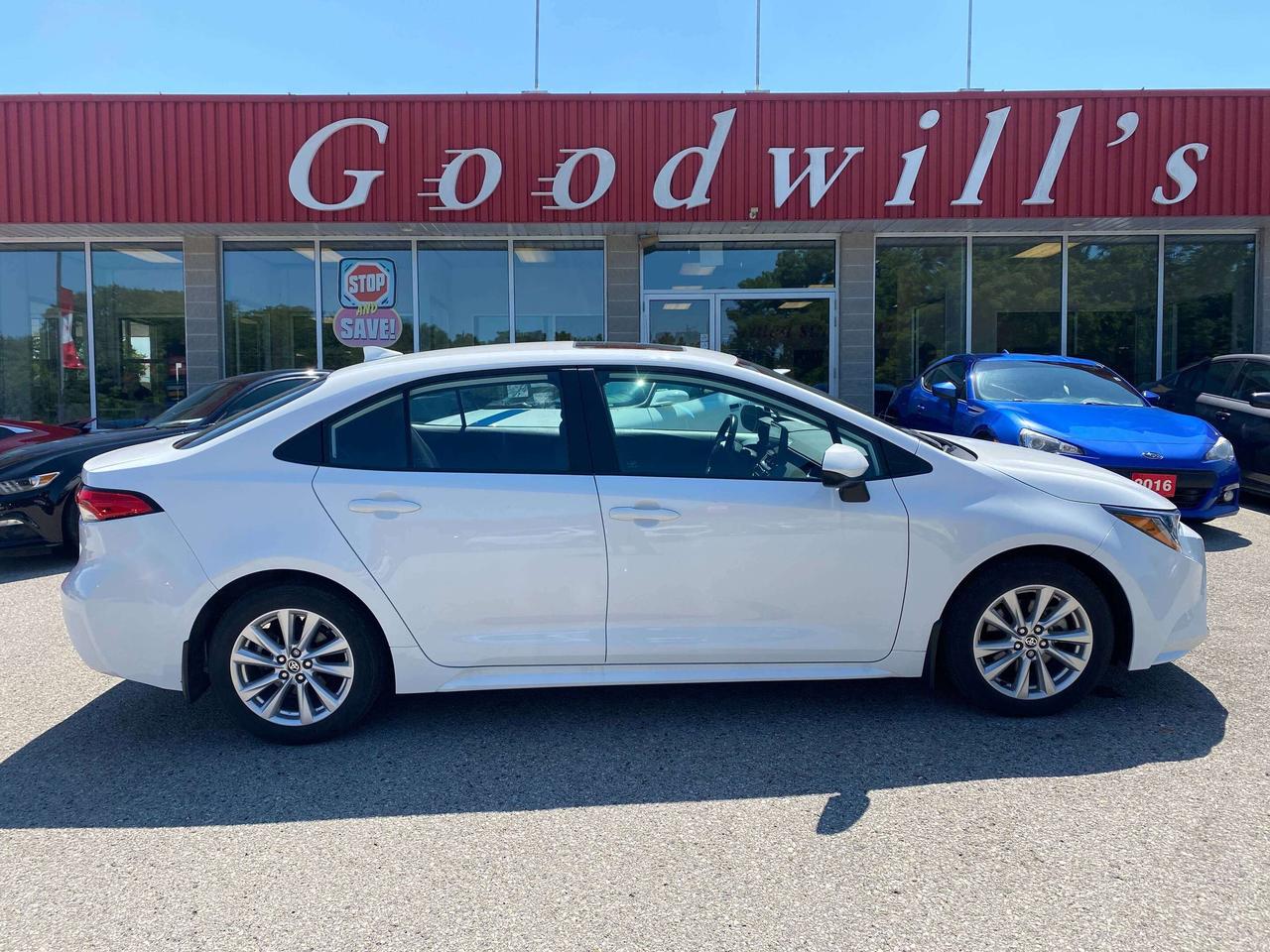 2024 Toyota Corolla LE, CLEAN CARFAX, SUNROOF, ADAPTIVE CRUISE! - Photo #1