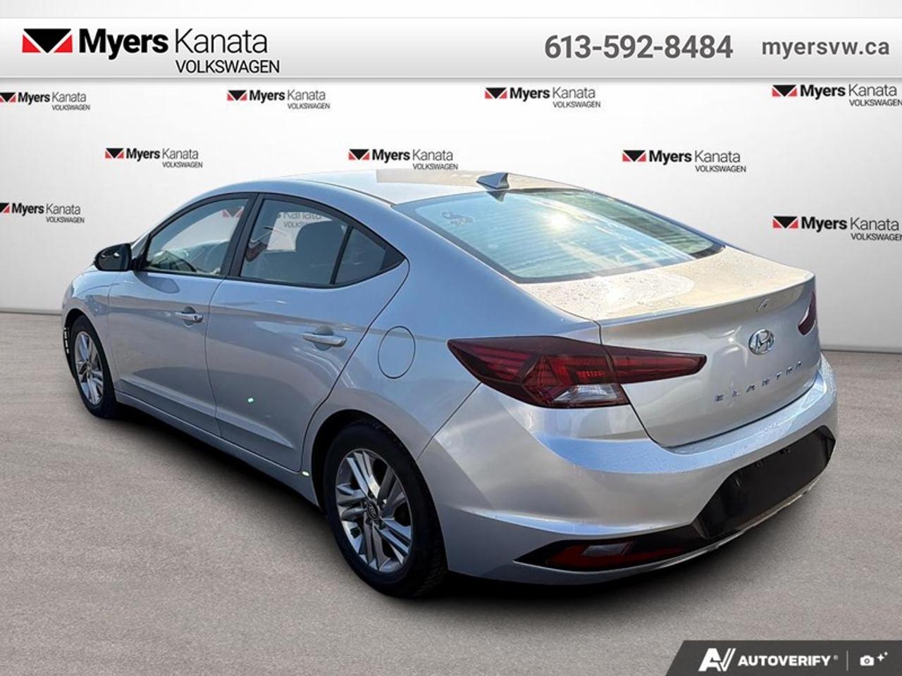 2019 Hyundai Elantra Preferred w/sun and safety pkg Photo2