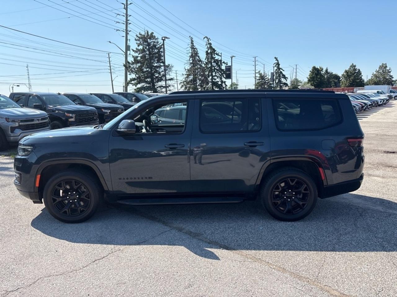 2024 Jeep Wagoneer Series II Carbide  8 PASS|PANO ROOF Photo4