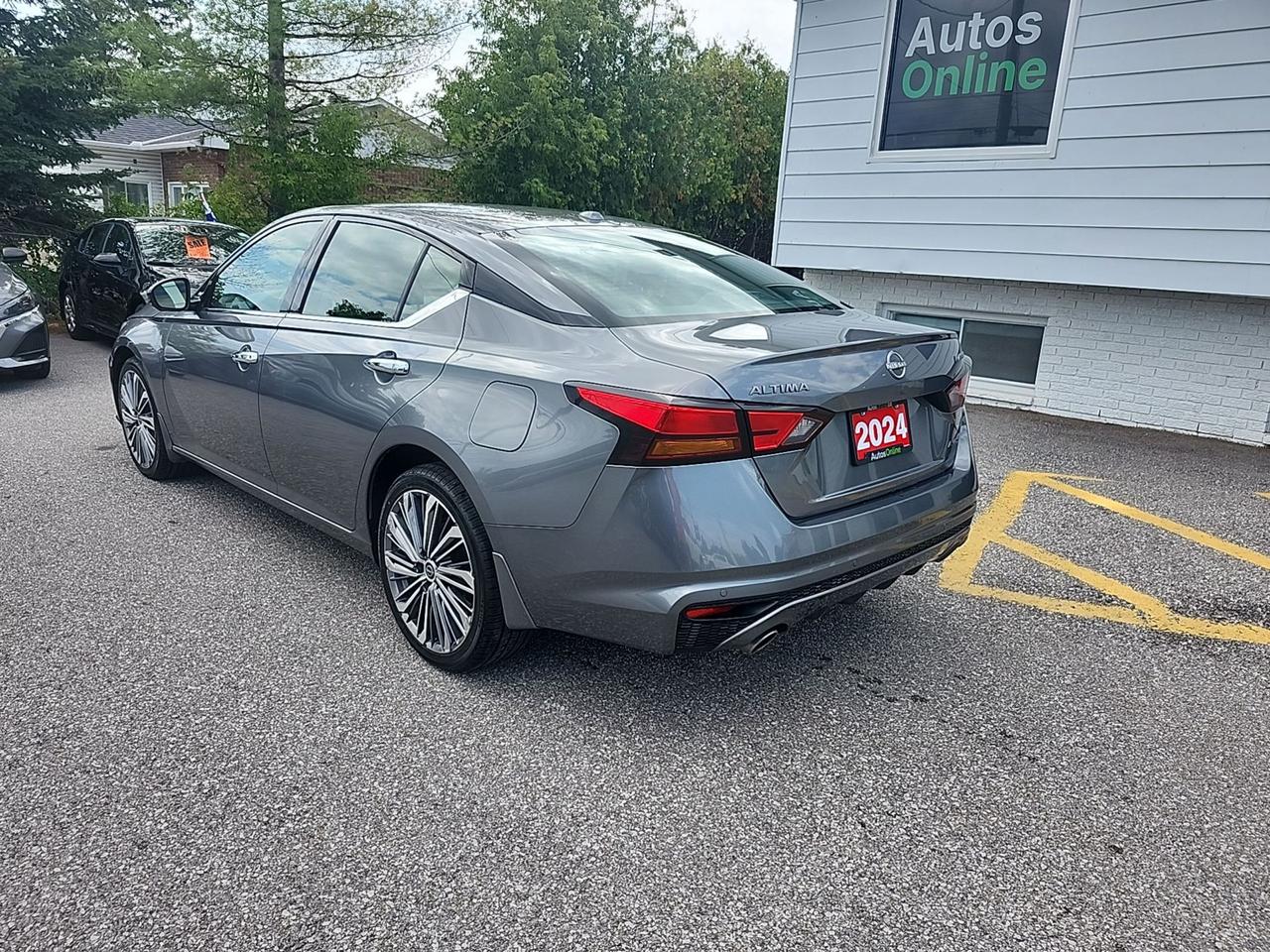 2024 Nissan Altima PLATINUM - AWD - SUNROOF - LEATHER - BOSE AUDIO - Photo2