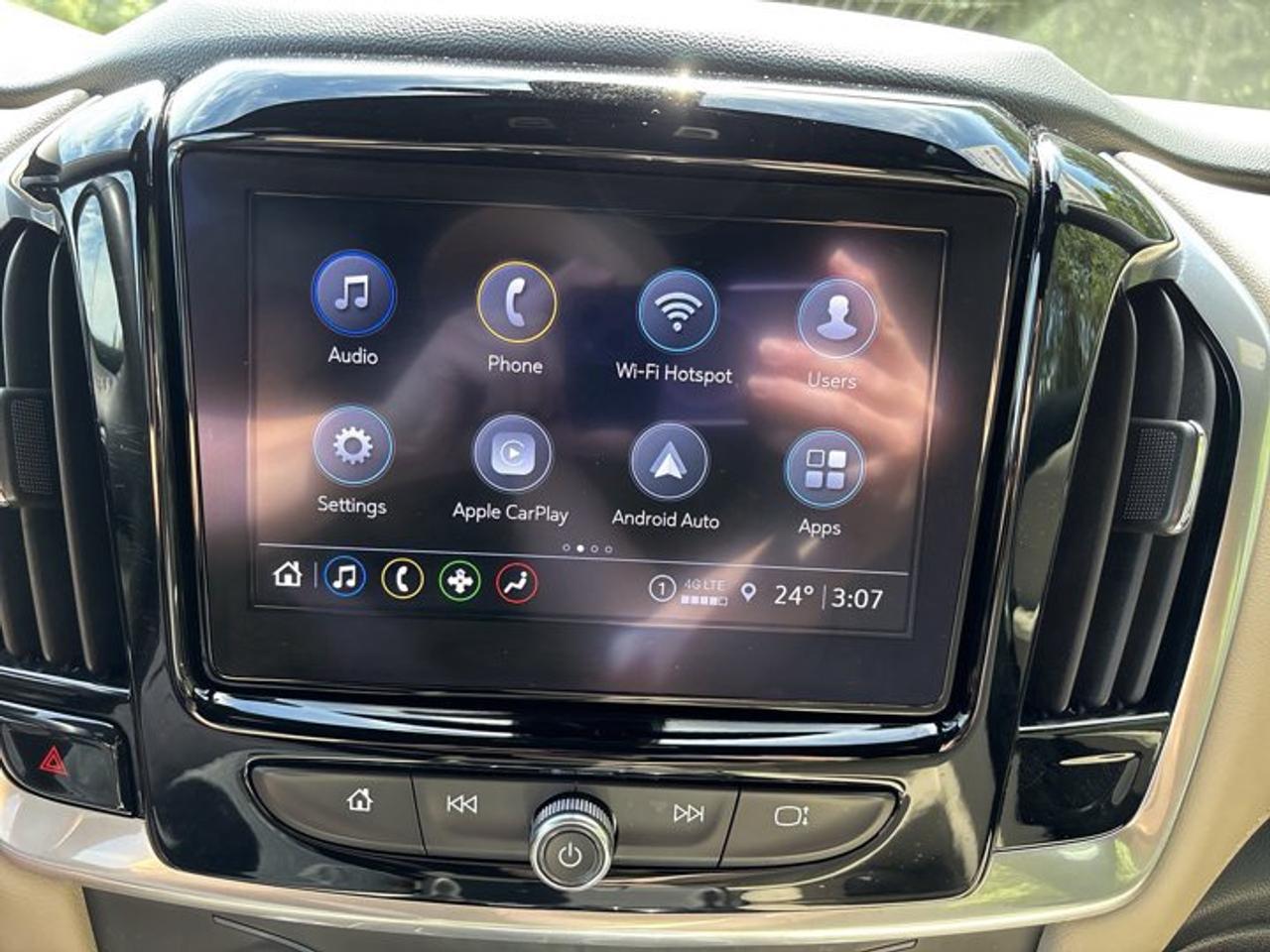 2022 Chevrolet Traverse LT AWD | No Accidents Photo